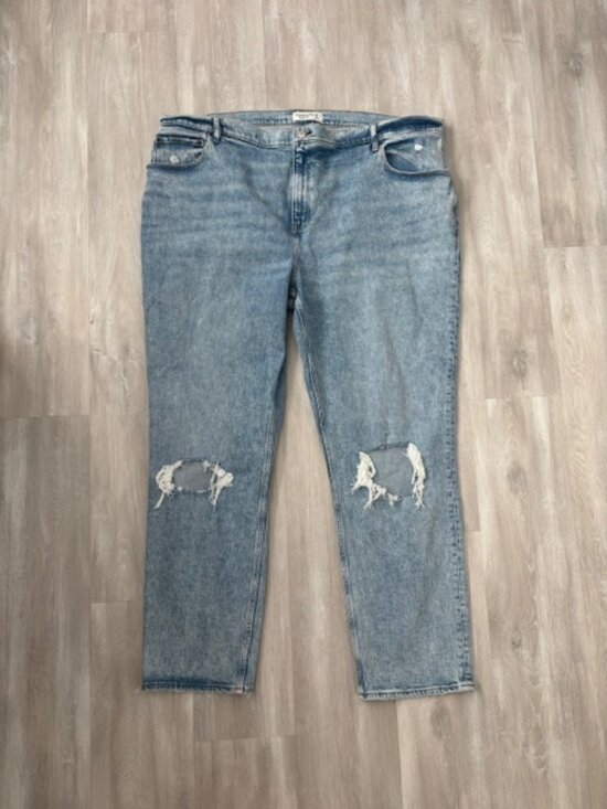 Abercrombie & Fitch Curve Love "The 90s Straight" Ultra High Rise Jeans - Picture 4 of 8